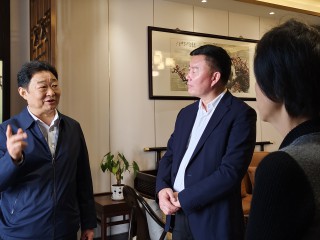 熱烈歡迎重慶市工商聯一行領導蒞臨蘭州華能參觀調研華能生態科技股份2023年11月2日上午，重慶市工商聯黨組副書記、副主席彭光遠一行蒞臨蘭州華能生態能源科技股份有限公司參觀調研。甘肅省工商聯副主席張文軍